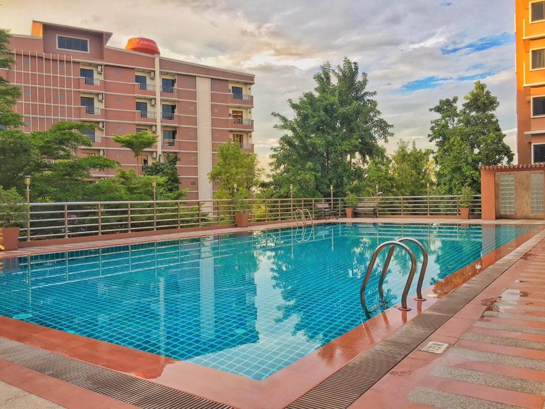 The Route Sriracha Hotel And Residence Ban Laem Chabang Luaran gambar